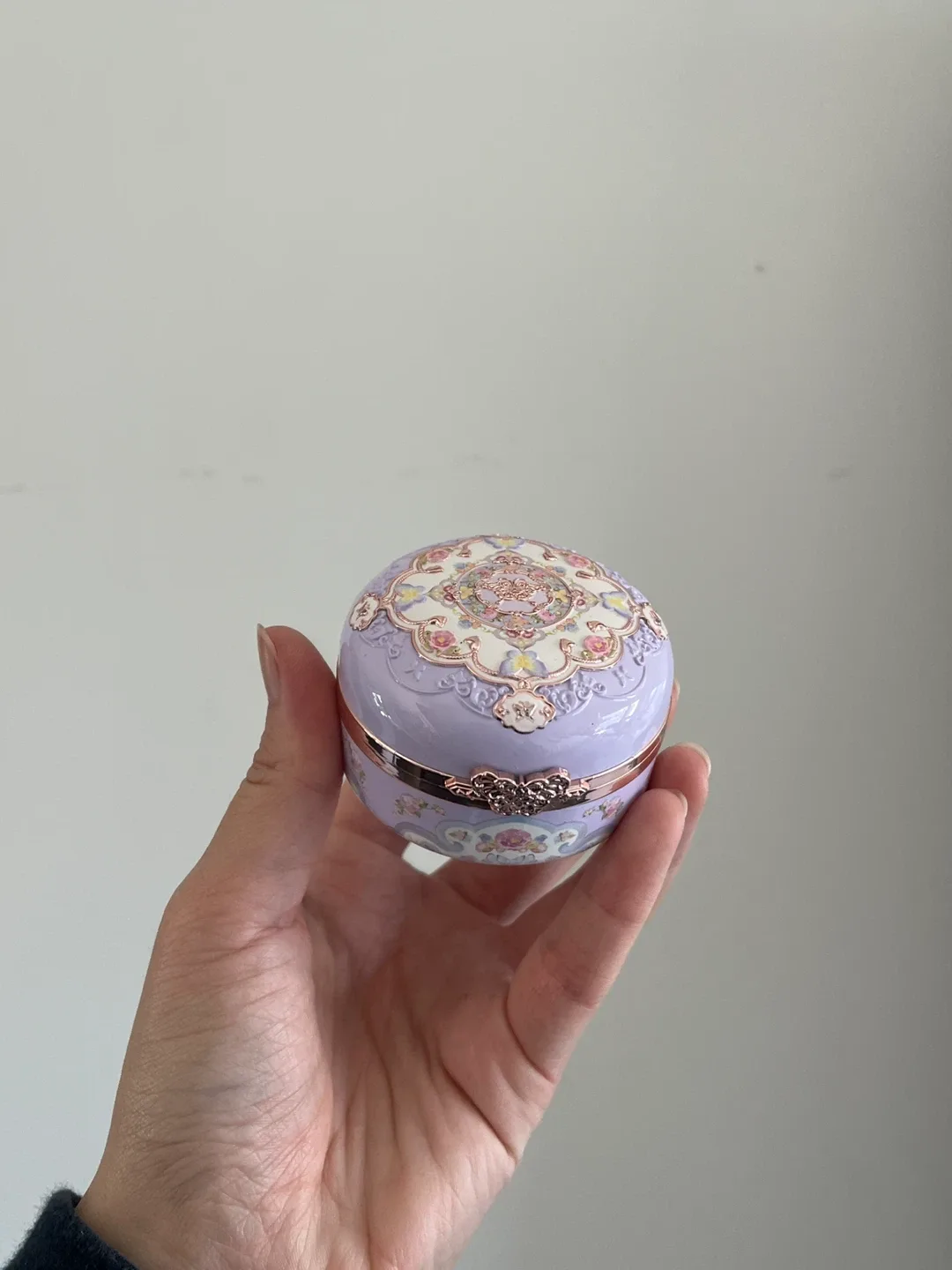 Flower Knows Fluttering Butterfly Blush image indicator(2)