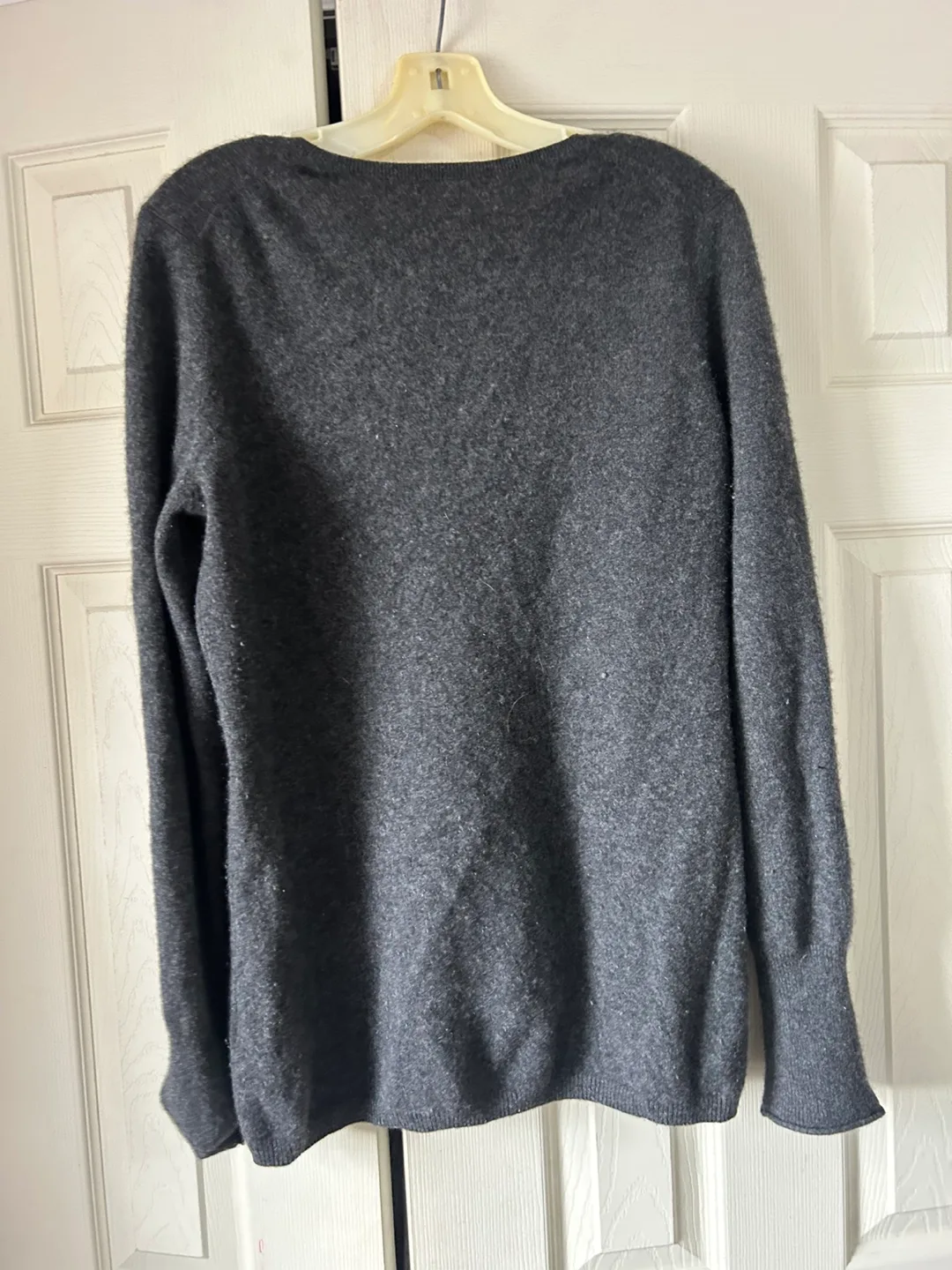 Equipment Femme Grey Cashmere Sweater, Size M image indicator(3)