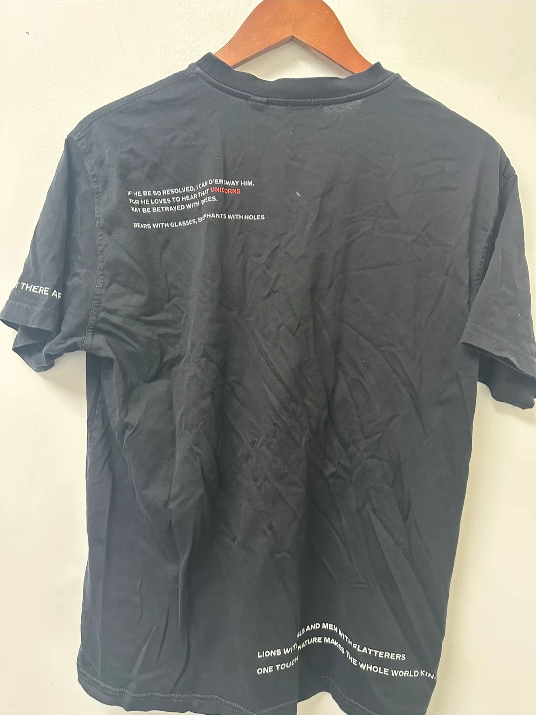 Burberry Black T-Shirt with 'Love' Design image indicator(3)