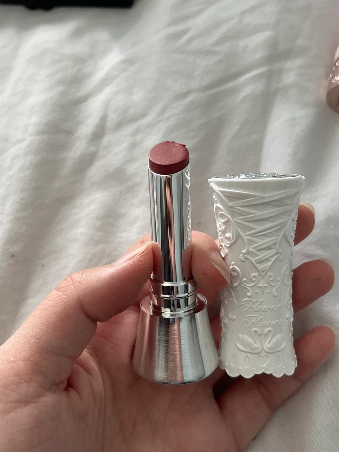 Flower Knows Swan Ballet Shine Lipstick - B02 Mary Jane image indicator(3)