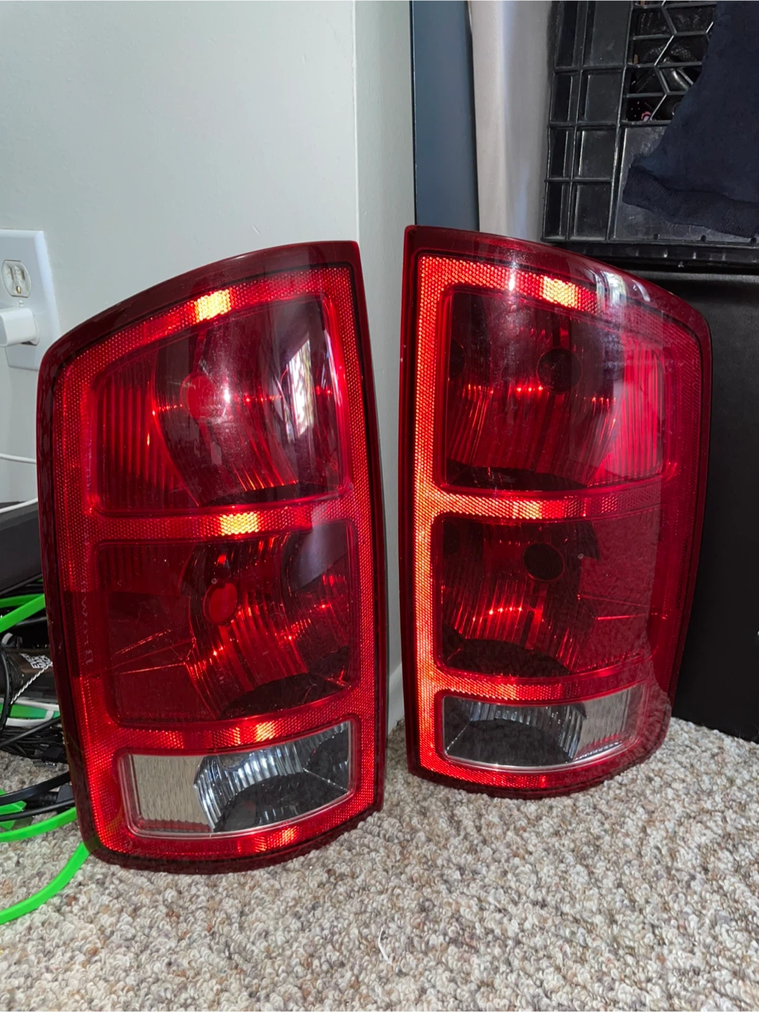 Dodge Ram 1500 Tail Lights (2002 - 2006)