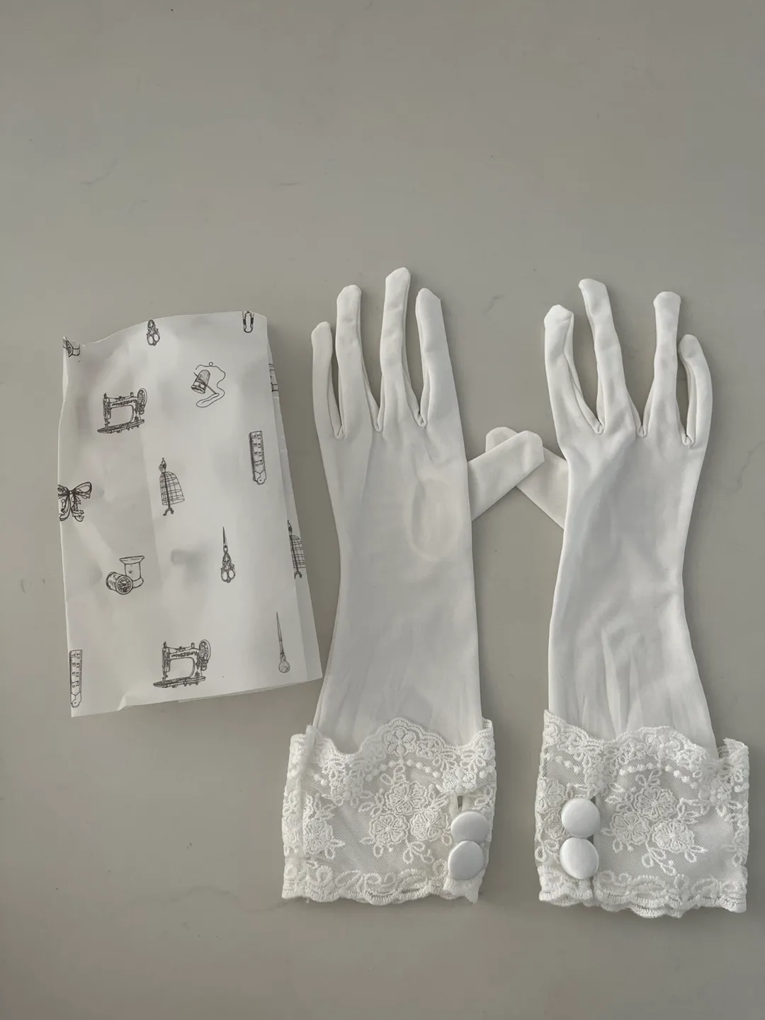 Wedding White Lace Gloves image indicator(2)