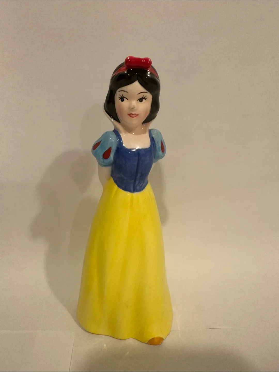 Disney Snow White Figurine thumbnail