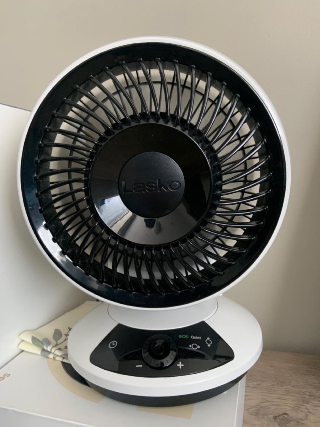 Lasko Eco Quiet Table Fan - White