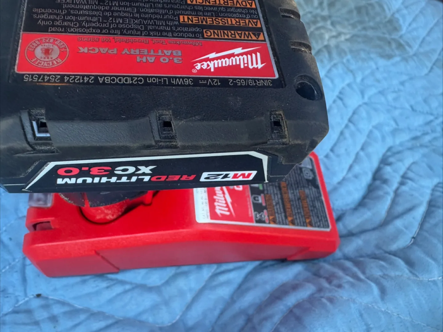 Milwaukee M12 Battery Pack & Charger thumbnail