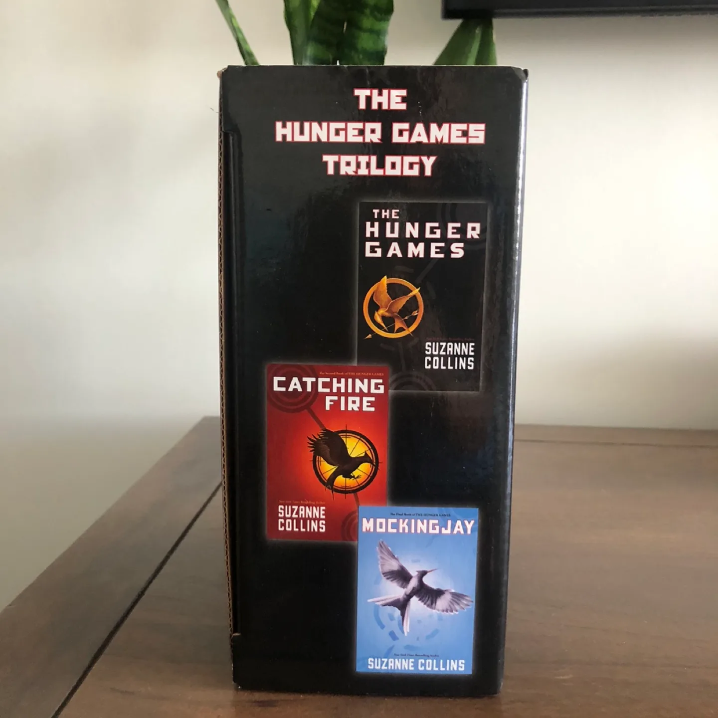 The Hunger Games Trilogy Box Set by Suzanne Collins image indicator(3)