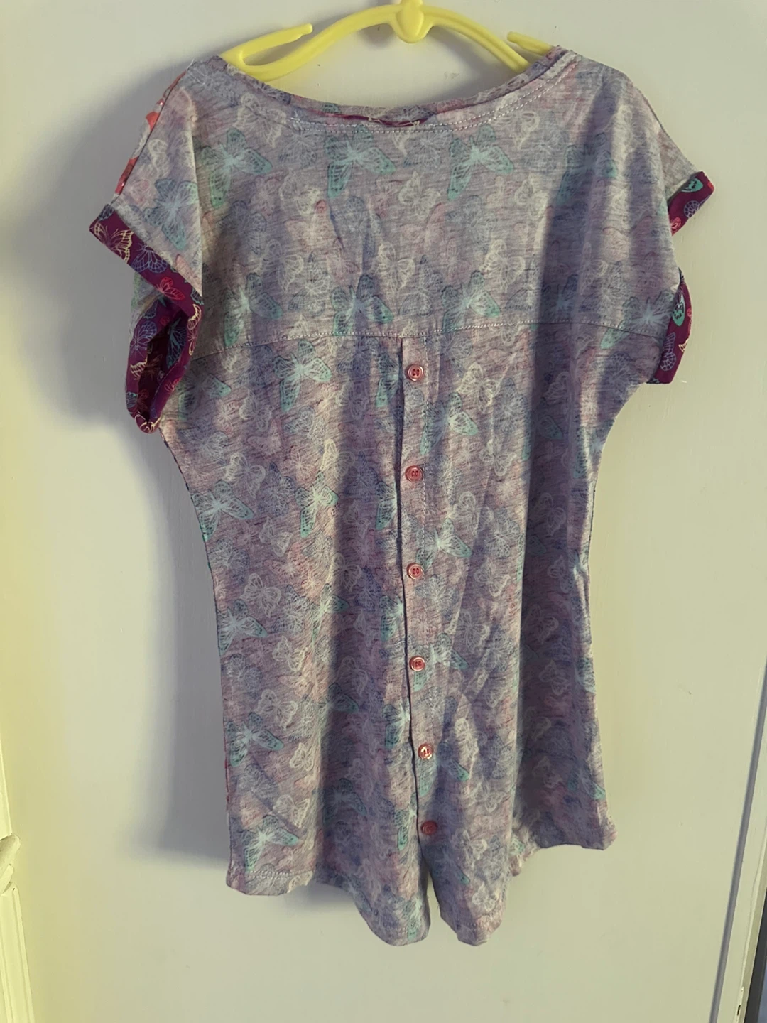 Brand New Skechers Girls' Butterfly tee shirt, Size S - photo 2