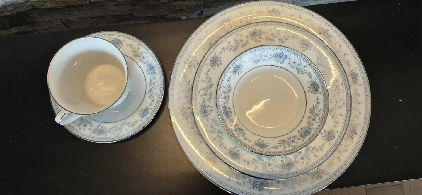 8 settings - 48 pc Noritake Blue Hill Fine China Set thumbnail