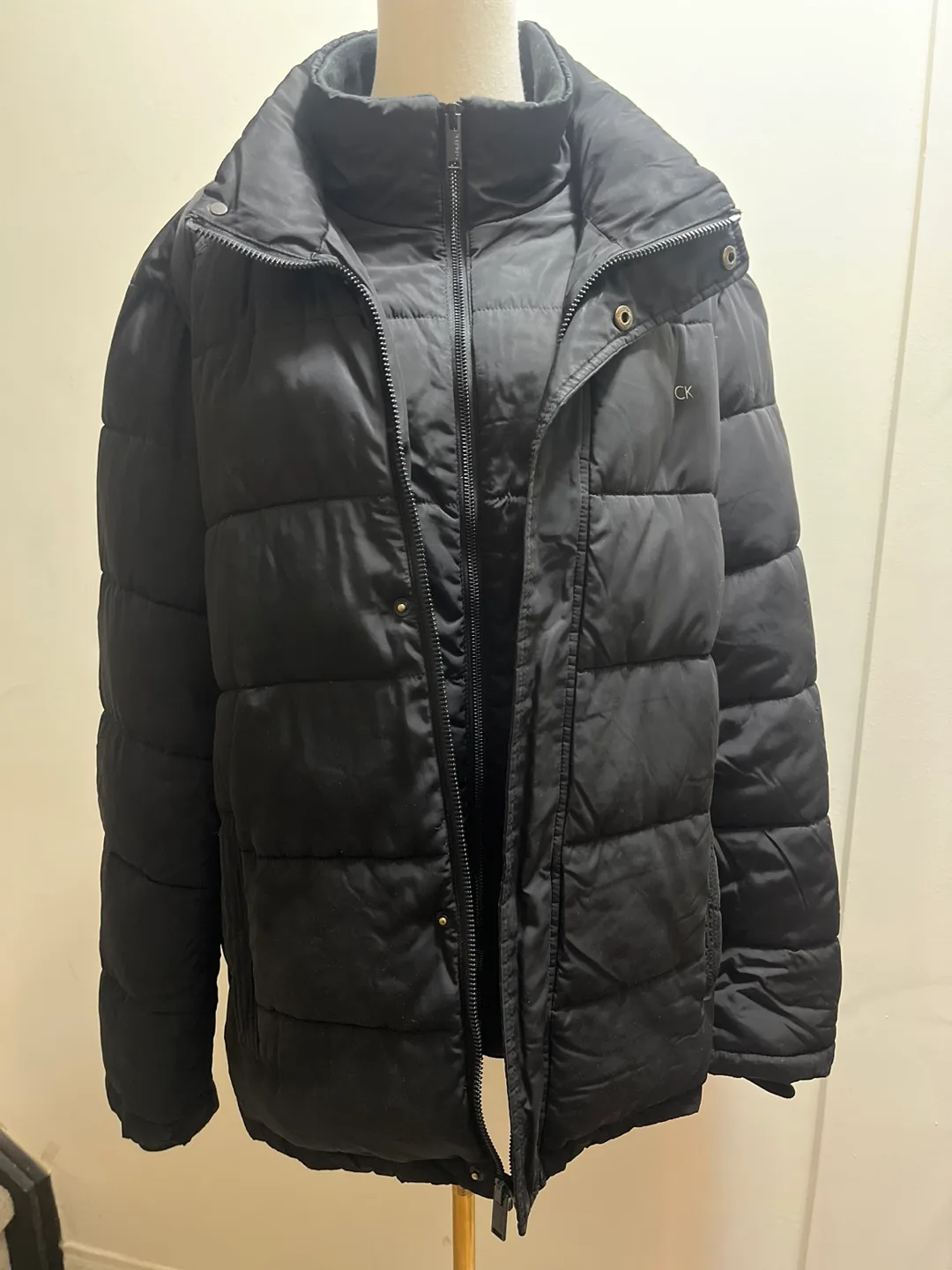 Calvin Klein Men's Black Puffer Jacket With Bib Detail sz L image indicator(4)