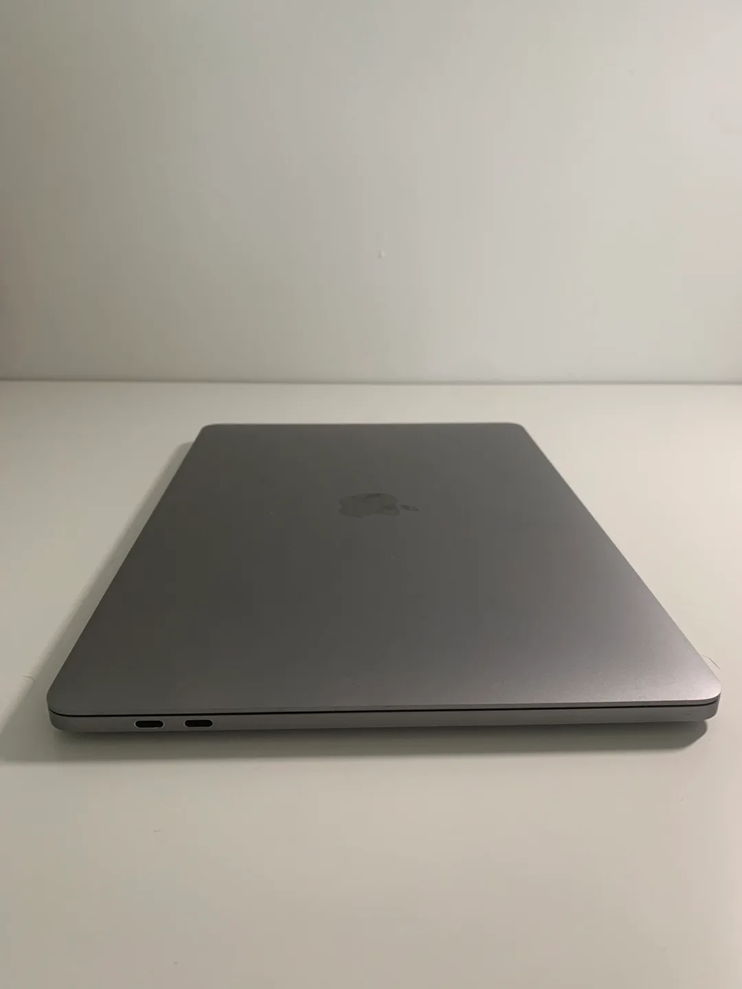 Apple MacBook Pro 13-inch | Pristine Condition image indicator(2)