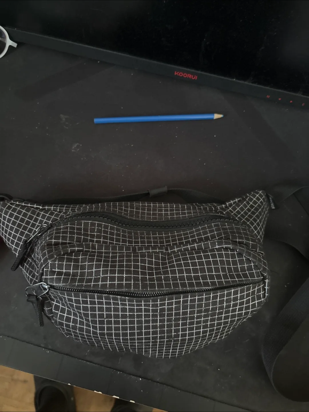 Black Grid Pattern Crossbody Bag image indicator(2)