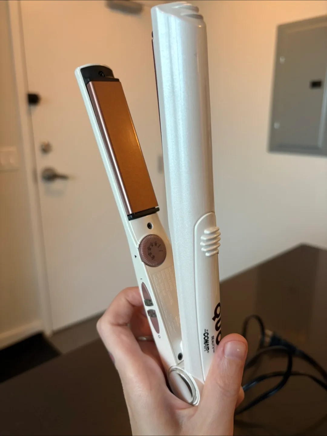 Quo Hair Straightener - White image indicator(4)