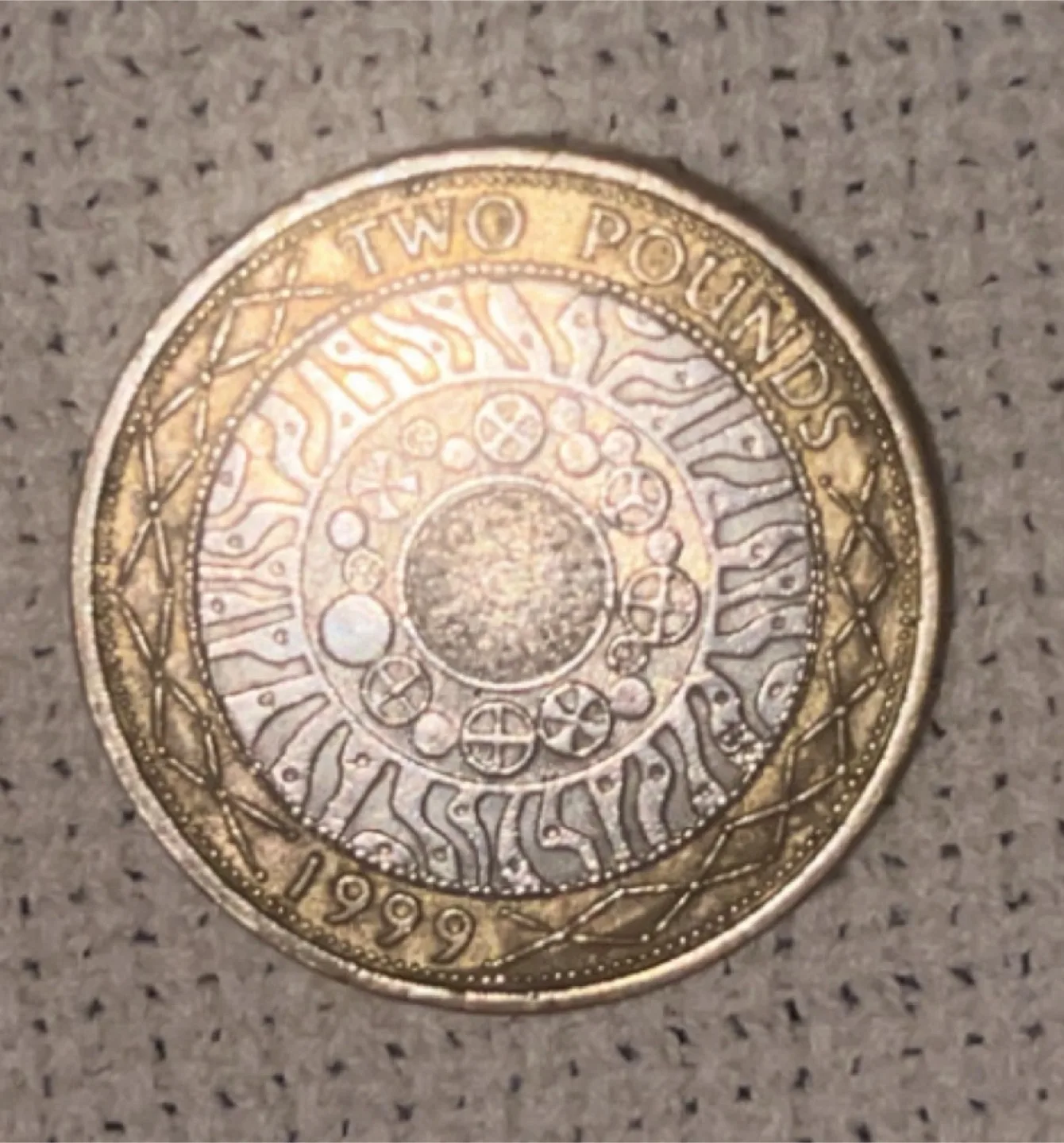 Two Pounds Coin (1999) thumbnail