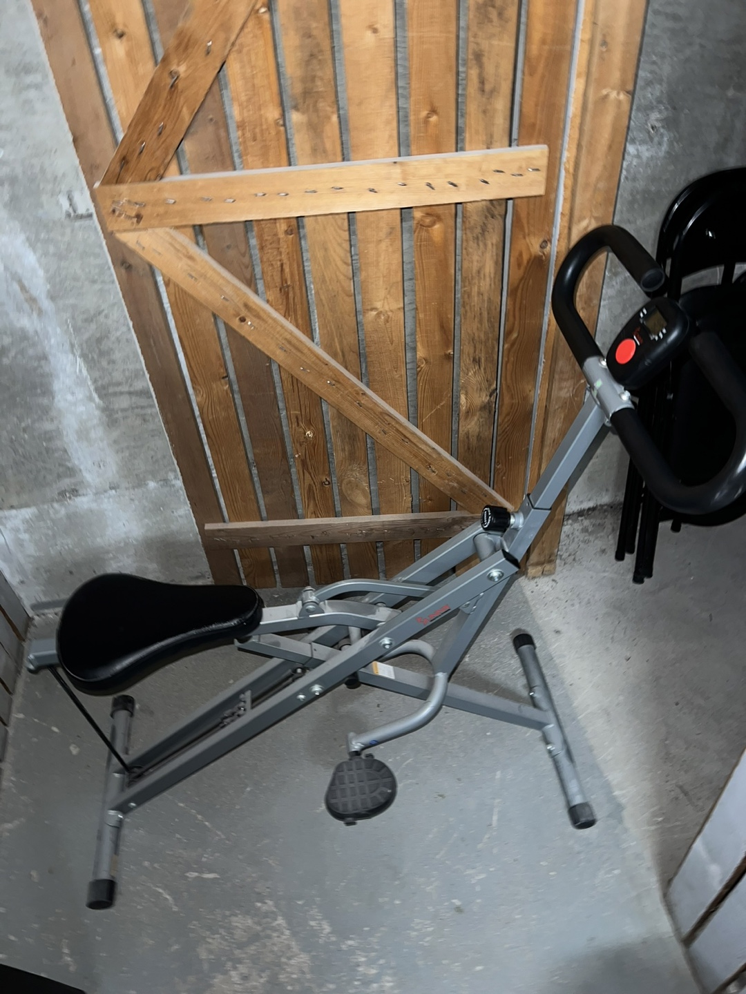 Sunny Health & Fitness Squat Assist Row-N-Ride Trainer