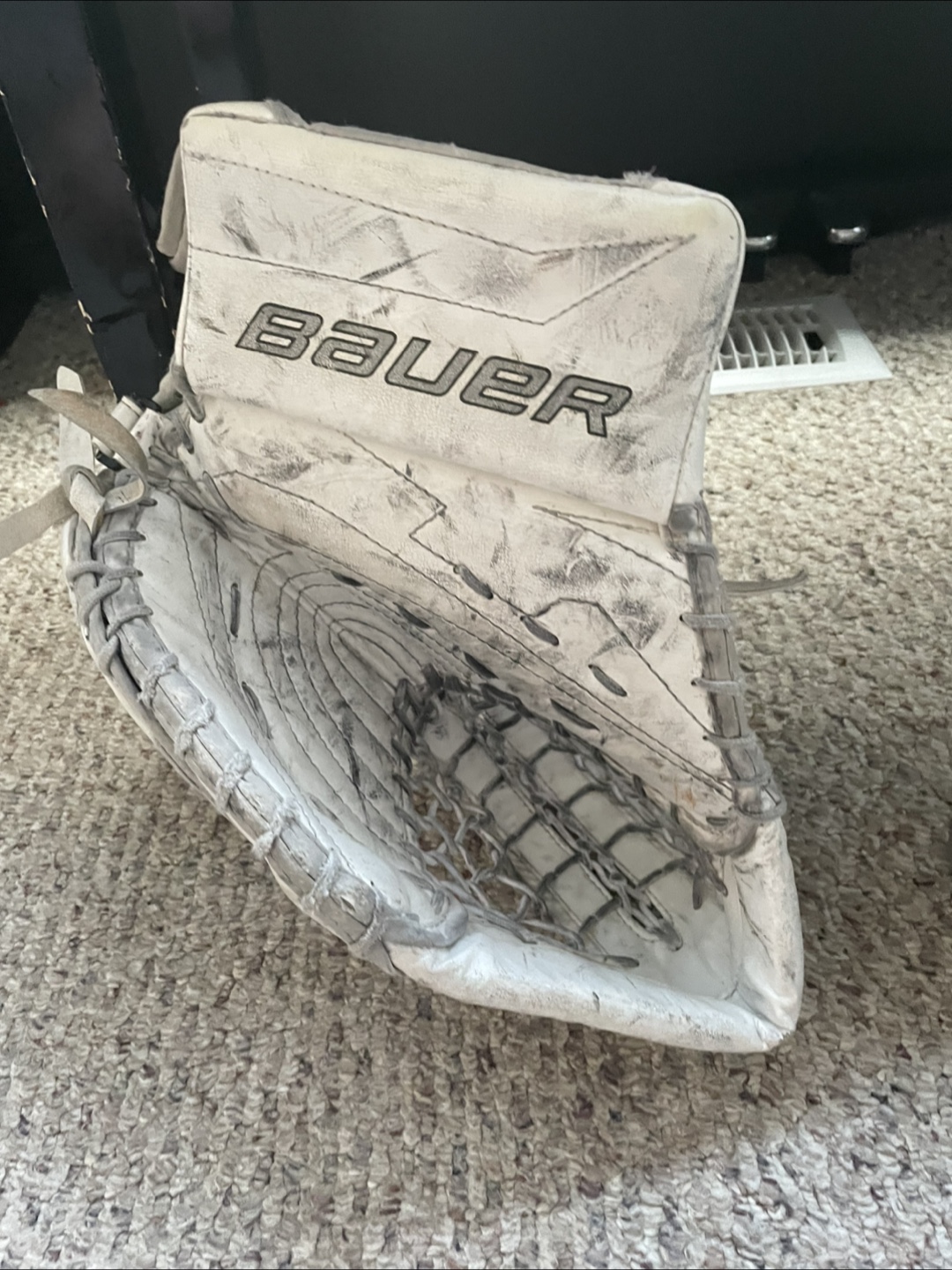Full U-13 goalie equipment bag included - photo 4