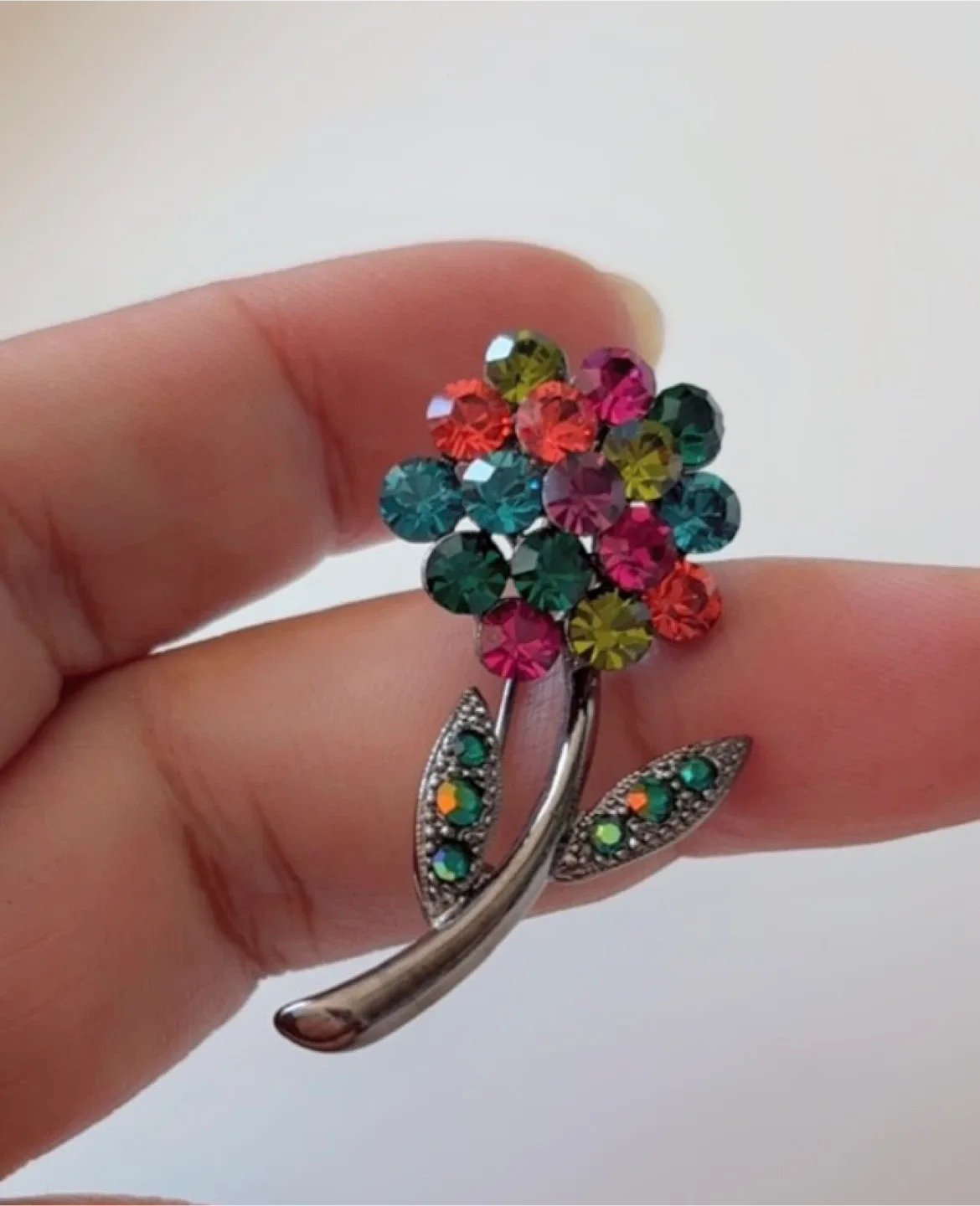 Beautiful Vintage Style Flower Brooch with Rhinestones image indicator(2)