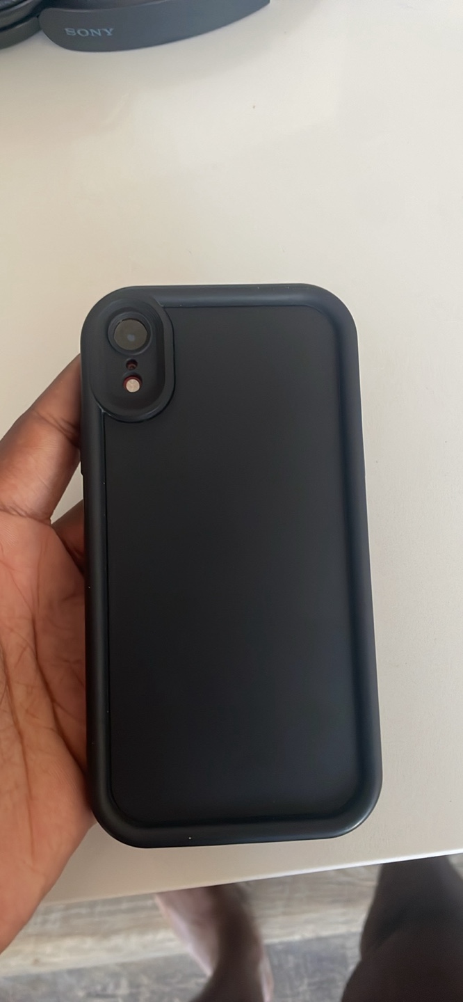 iPhone XR - Red - photo 5