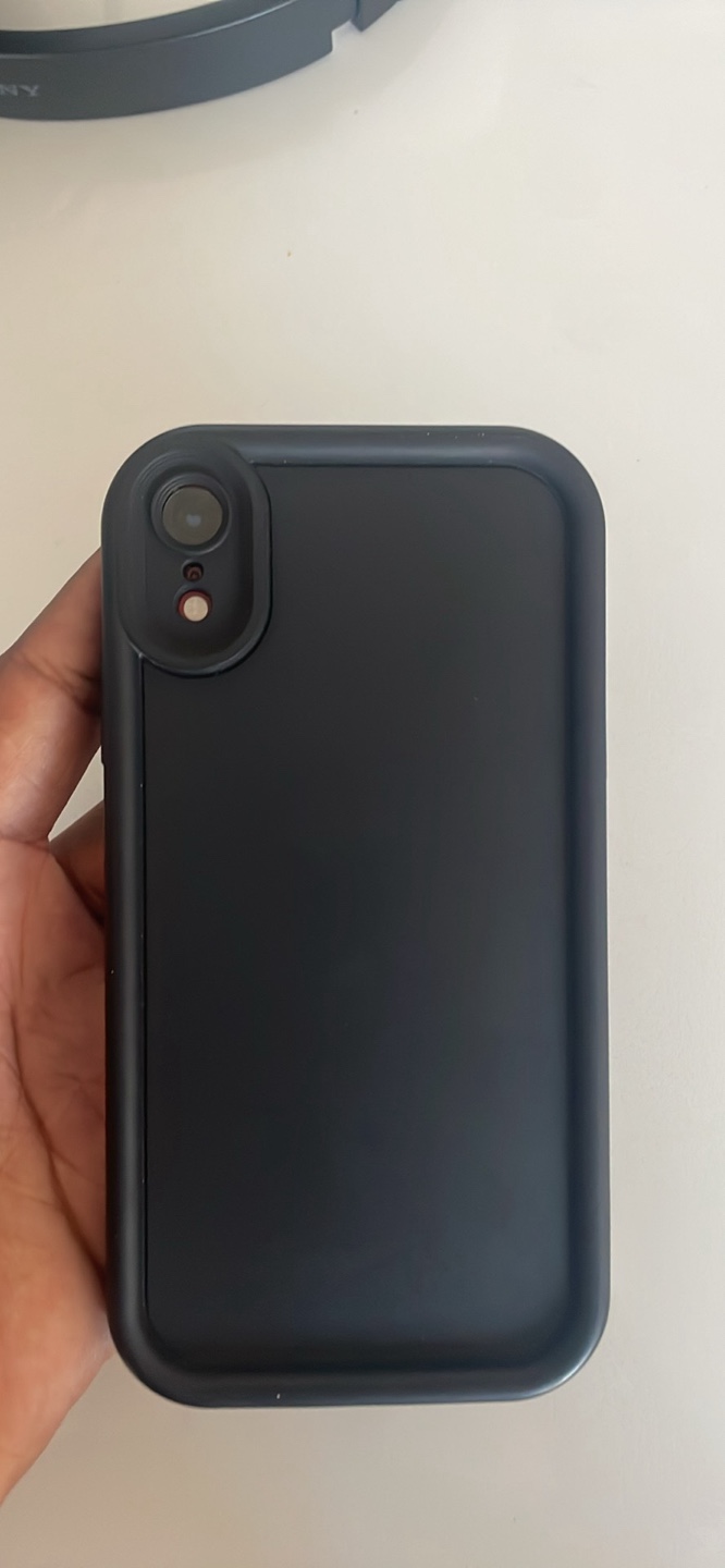 iPhone XR - Red - photo 2