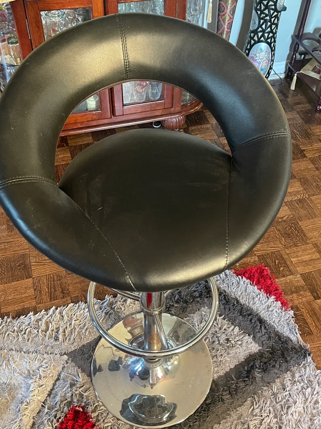 Black Swivel Bar Stool image indicator(2)