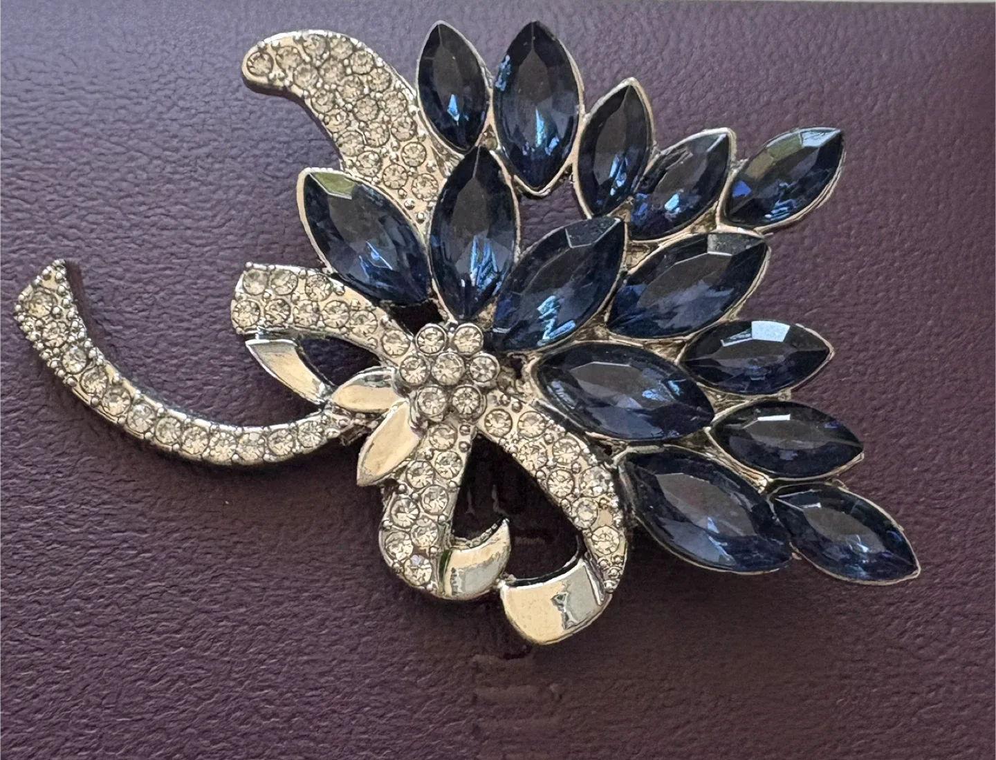 Gorgeous Blue Floral Rhinestone Brooch! image indicator(5)