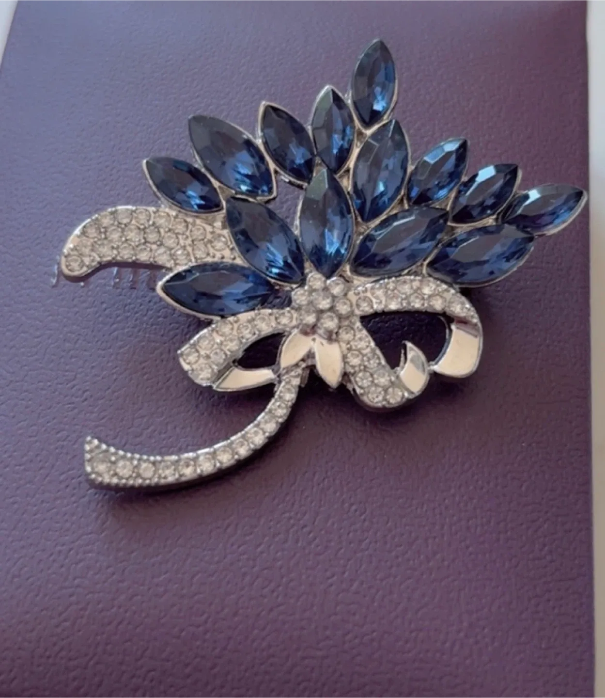 Gorgeous Blue Floral Rhinestone Brooch! image indicator(3)