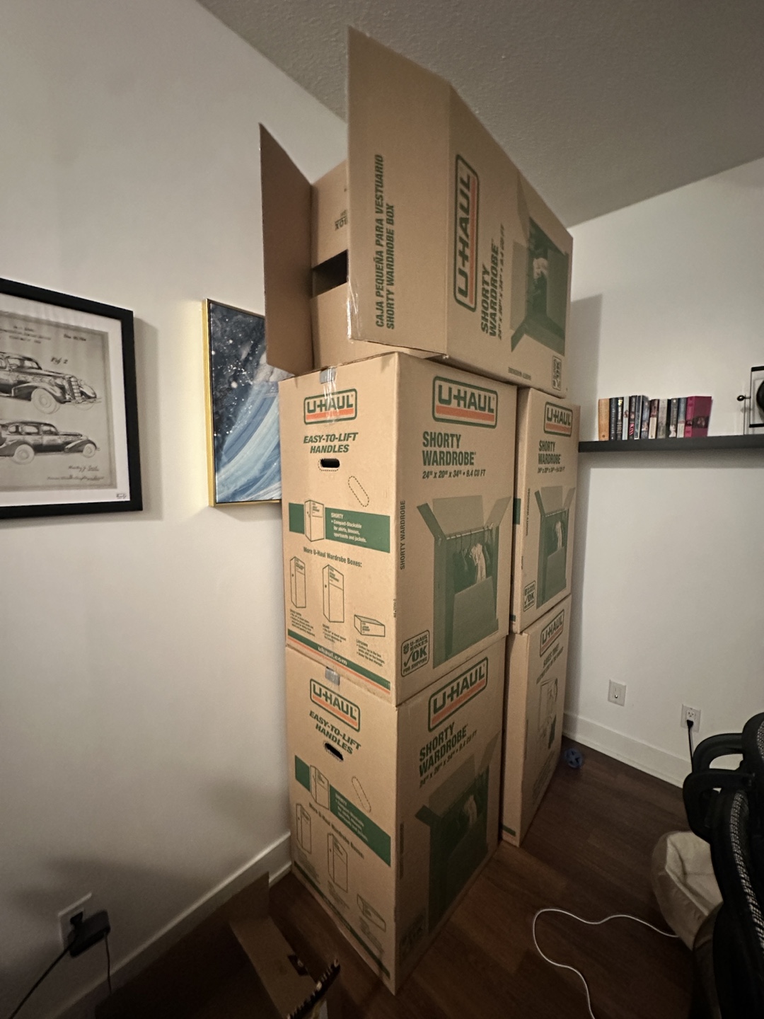 U-Haul Shorty Wardrobe Boxes - Moving Supplies