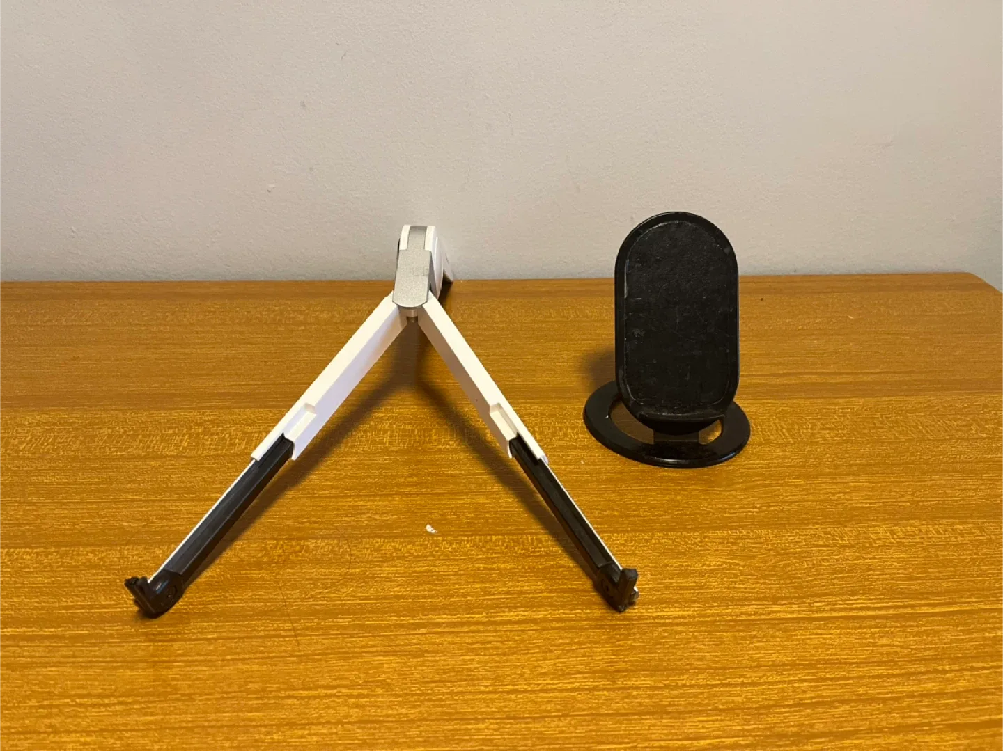 Phone Stand and laptop stand - Adjustable & Portable thumbnail
