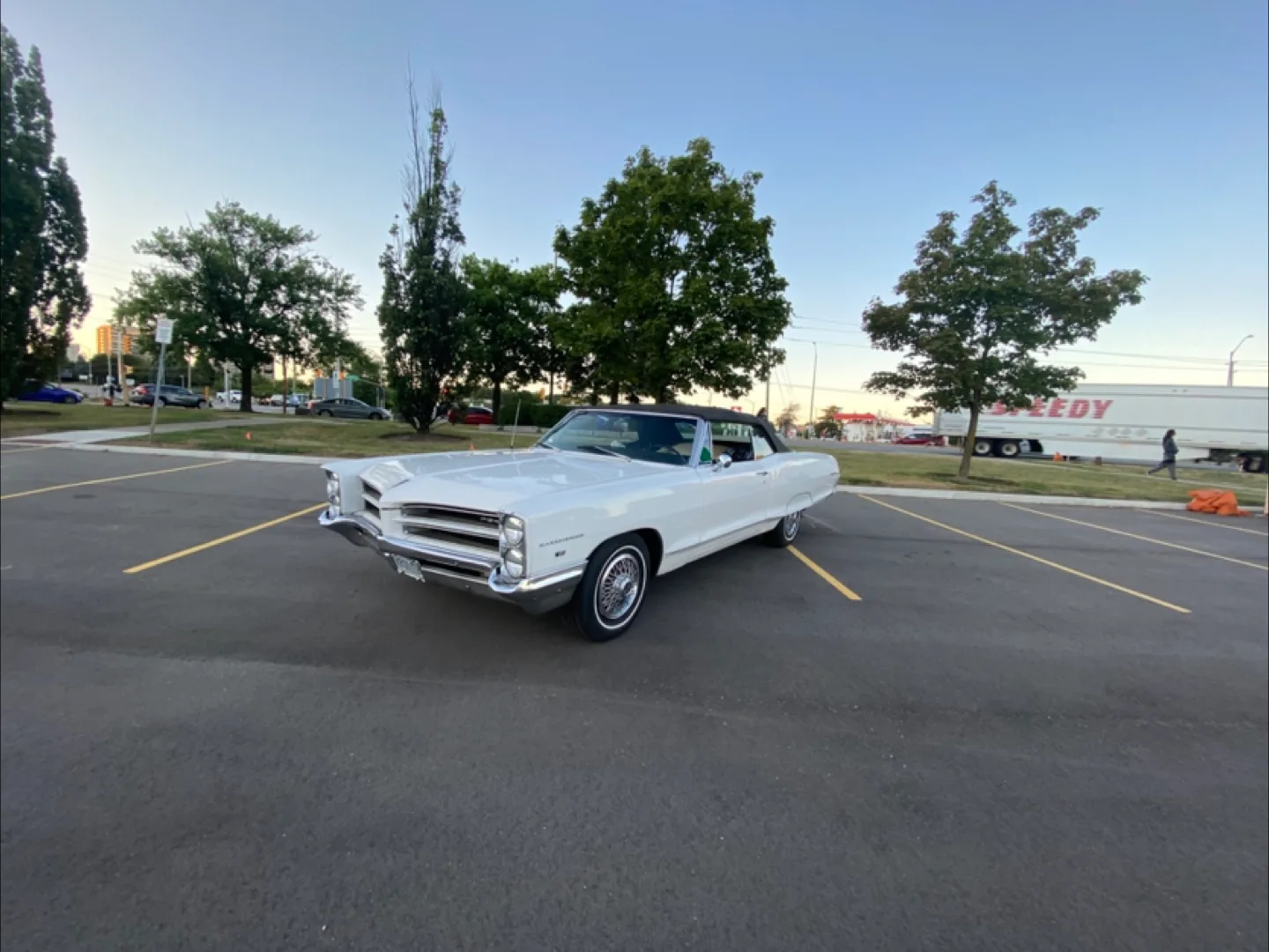 1966 Pontiac Parsienne thumbnail