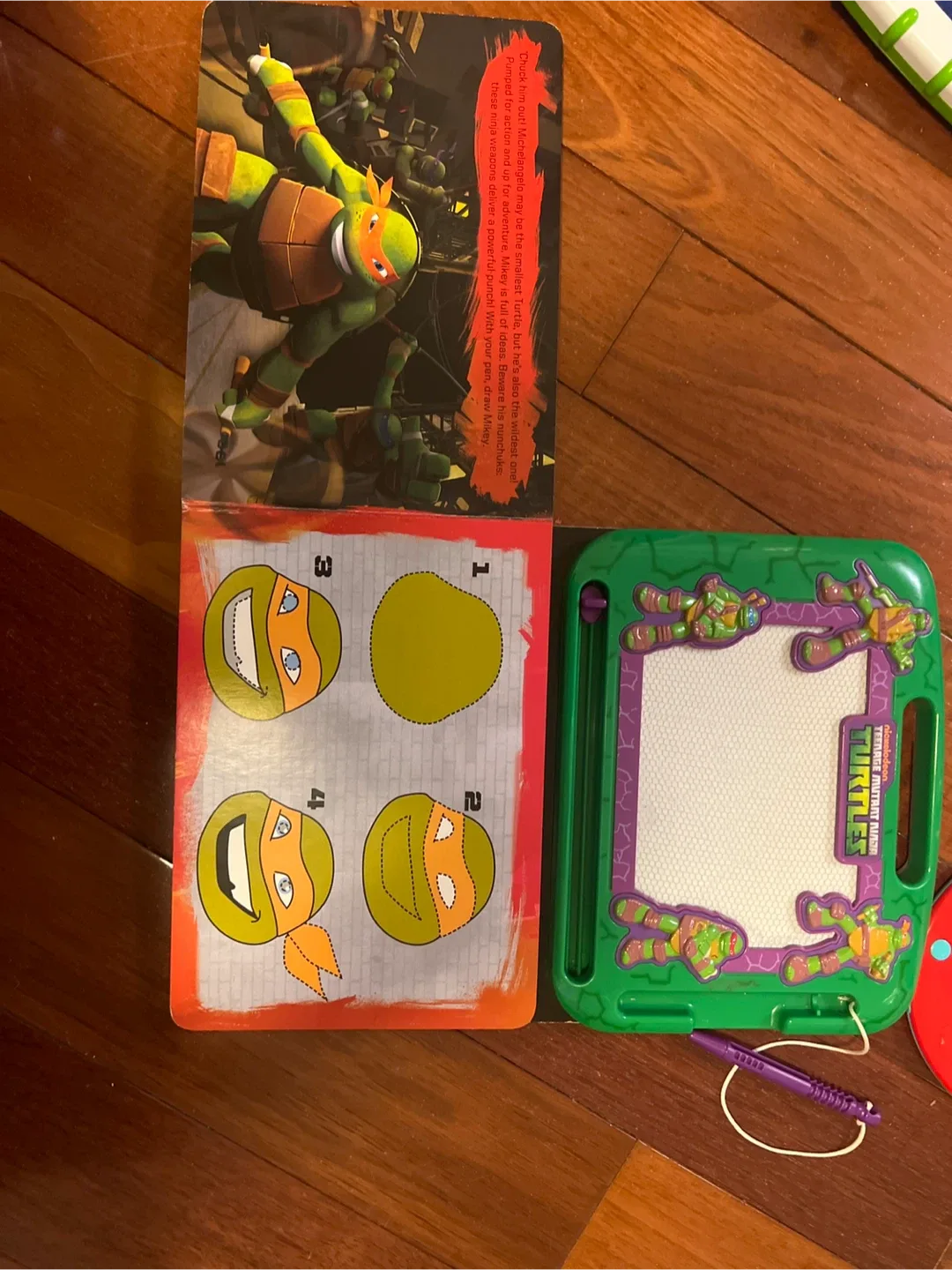 TMNT Magna Doodle & Book Set image indicator(2)