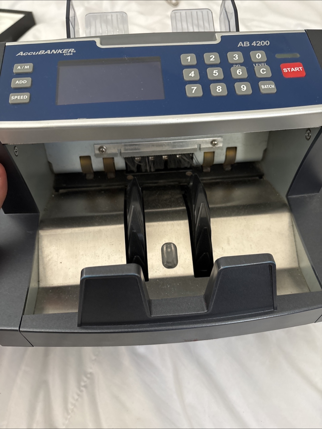 AccuBANKER AB4200 Bank Grade Bill Counter - photo 2