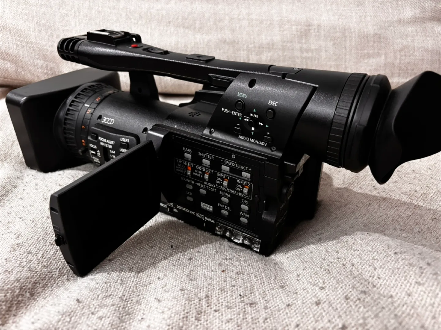 Panasonic AG-HMC150P – Kit Complet – Excellent état image indicator(2)