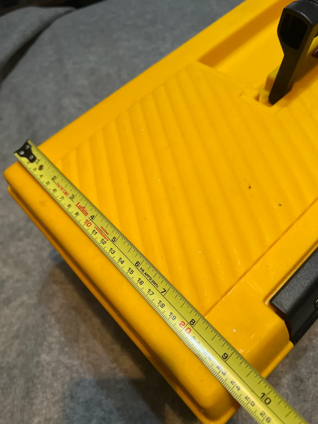 Rubbermaid Yellow Storage Box - 24 inch image indicator(3)