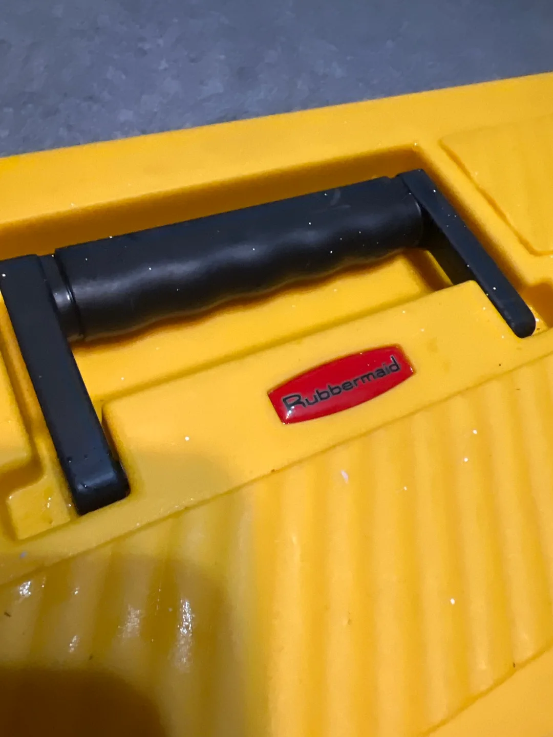 Rubbermaid Yellow Storage Box - 24 inch image indicator(5)