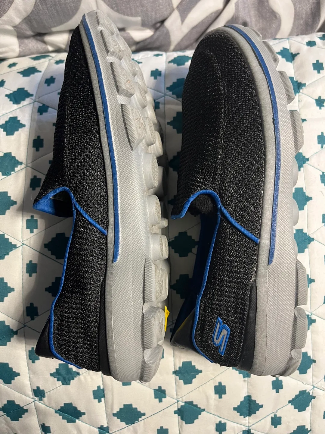 New condition Kids Skechers Go Go Max athletic shoes image indicator(4)