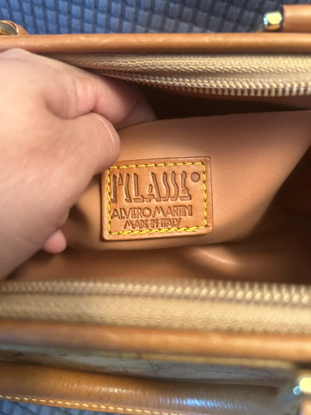 Alviero Martini 1A Classe Handbag image indicator(4)