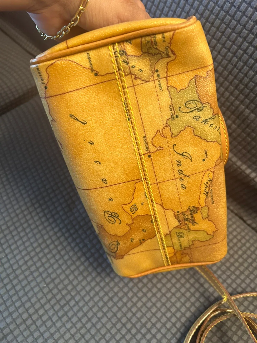 Alviero Martini 1A Classe Handbag image indicator(6)