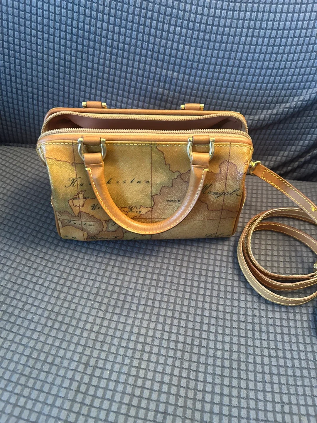 Alviero Martini 1A Classe Handbag thumbnail