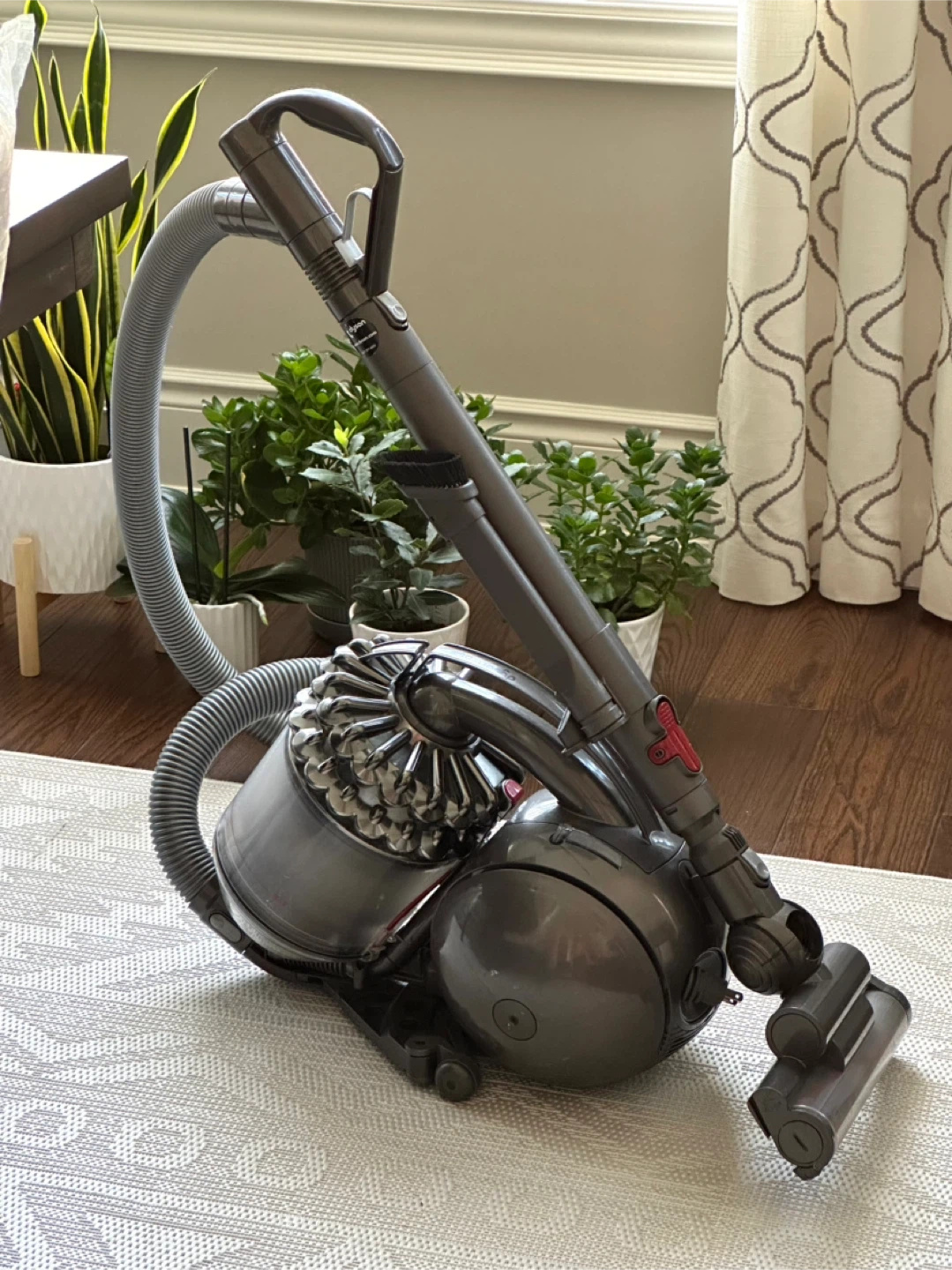 Dyson vacuum - photo 3