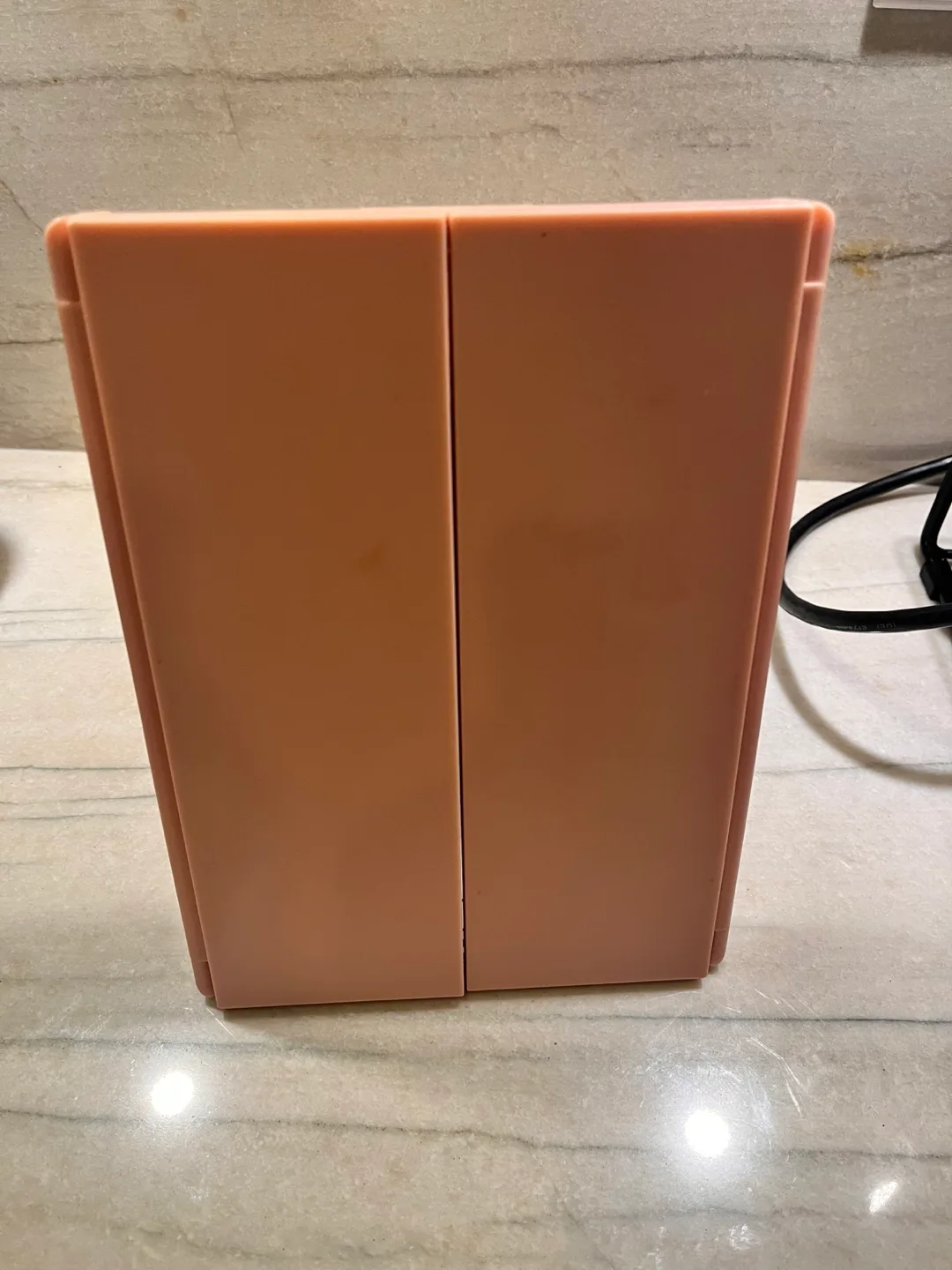 Pink Tri-Fold Lighted Vanity Mirror image indicator(2)