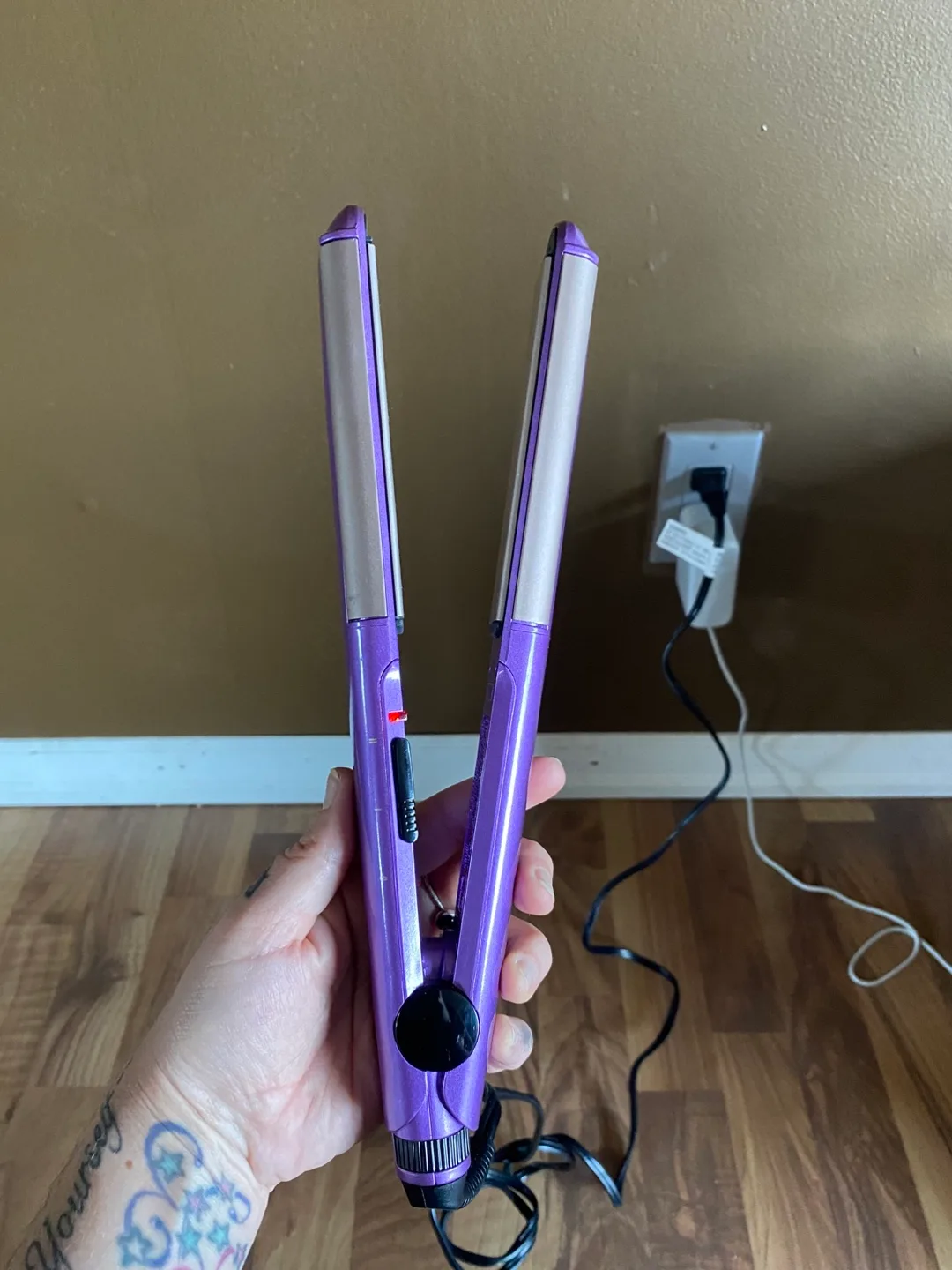 Infiniti Pro by Conair Flat Iron image indicator(3)