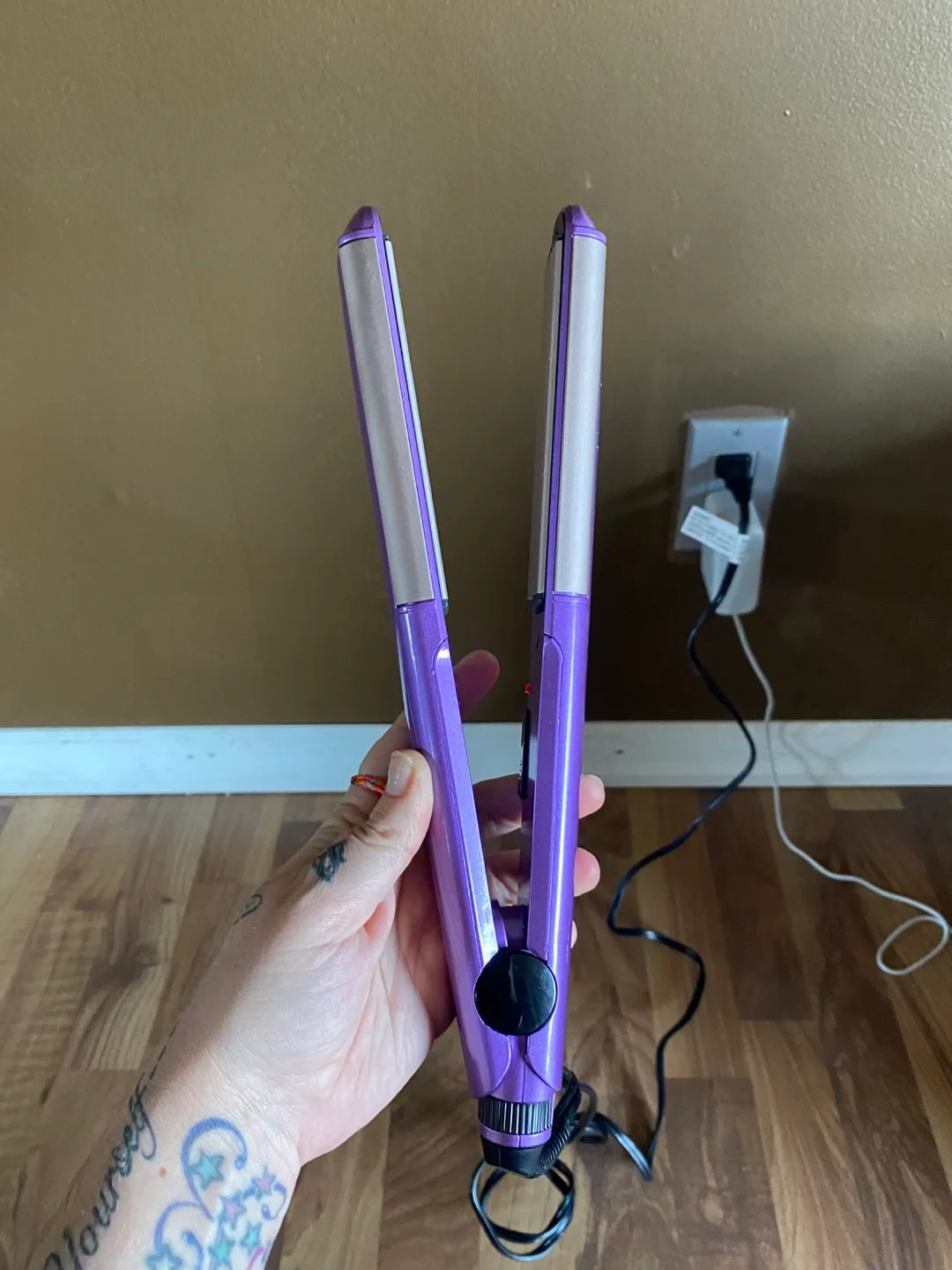 Infiniti Pro by Conair Flat Iron image indicator(4)