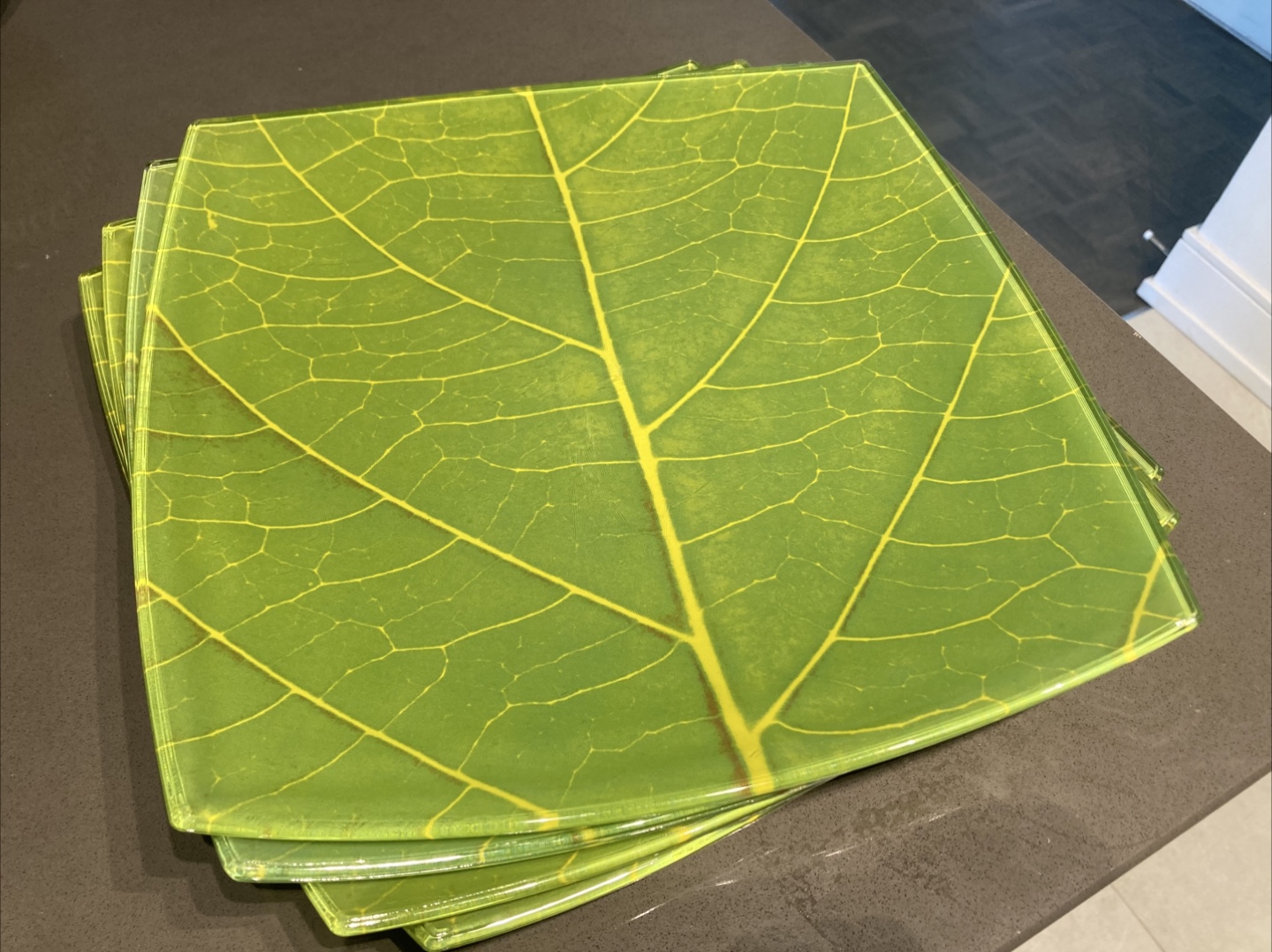 Green Leaf Design Glass Plates