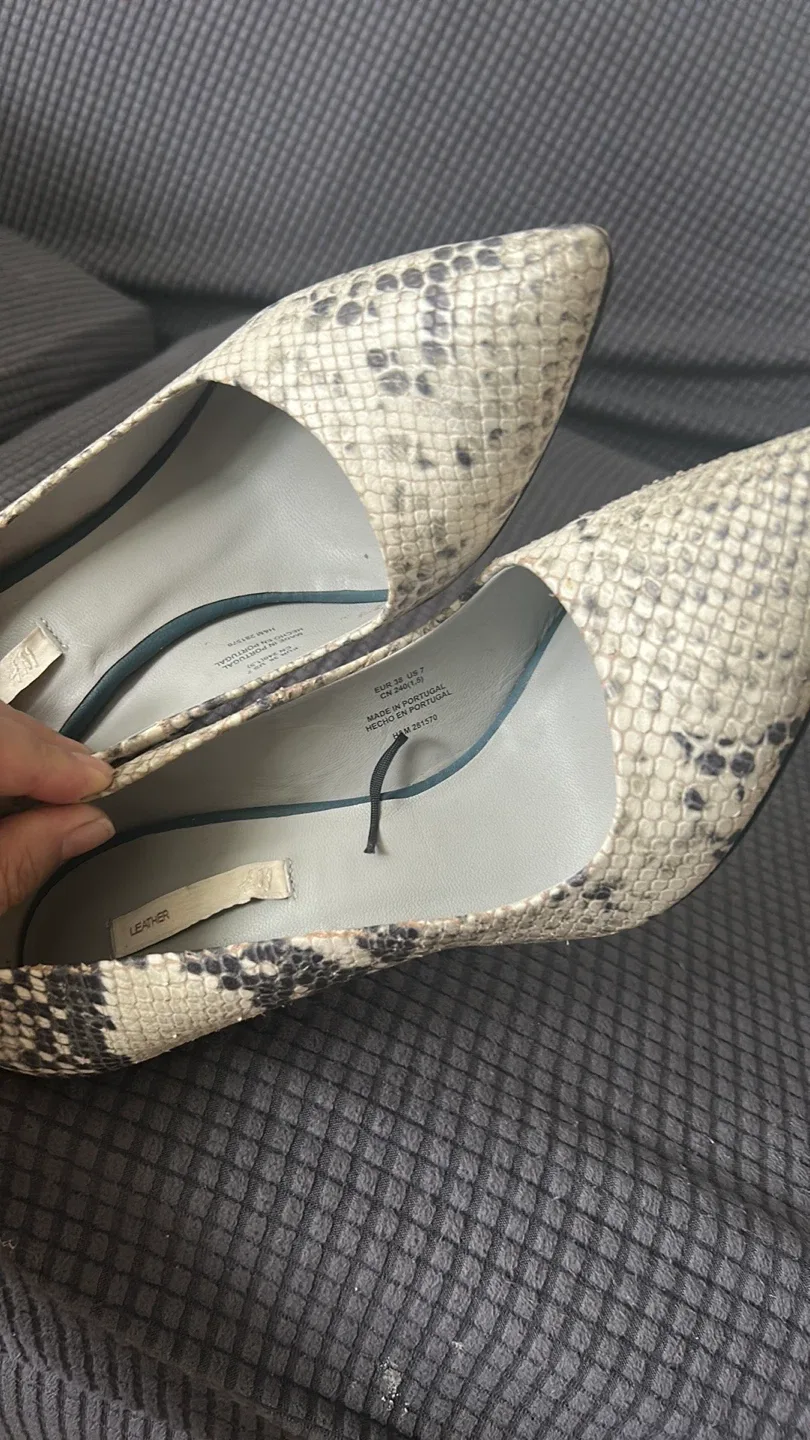 H&M Snakeskin Print Heels - Size 7 image indicator(6)