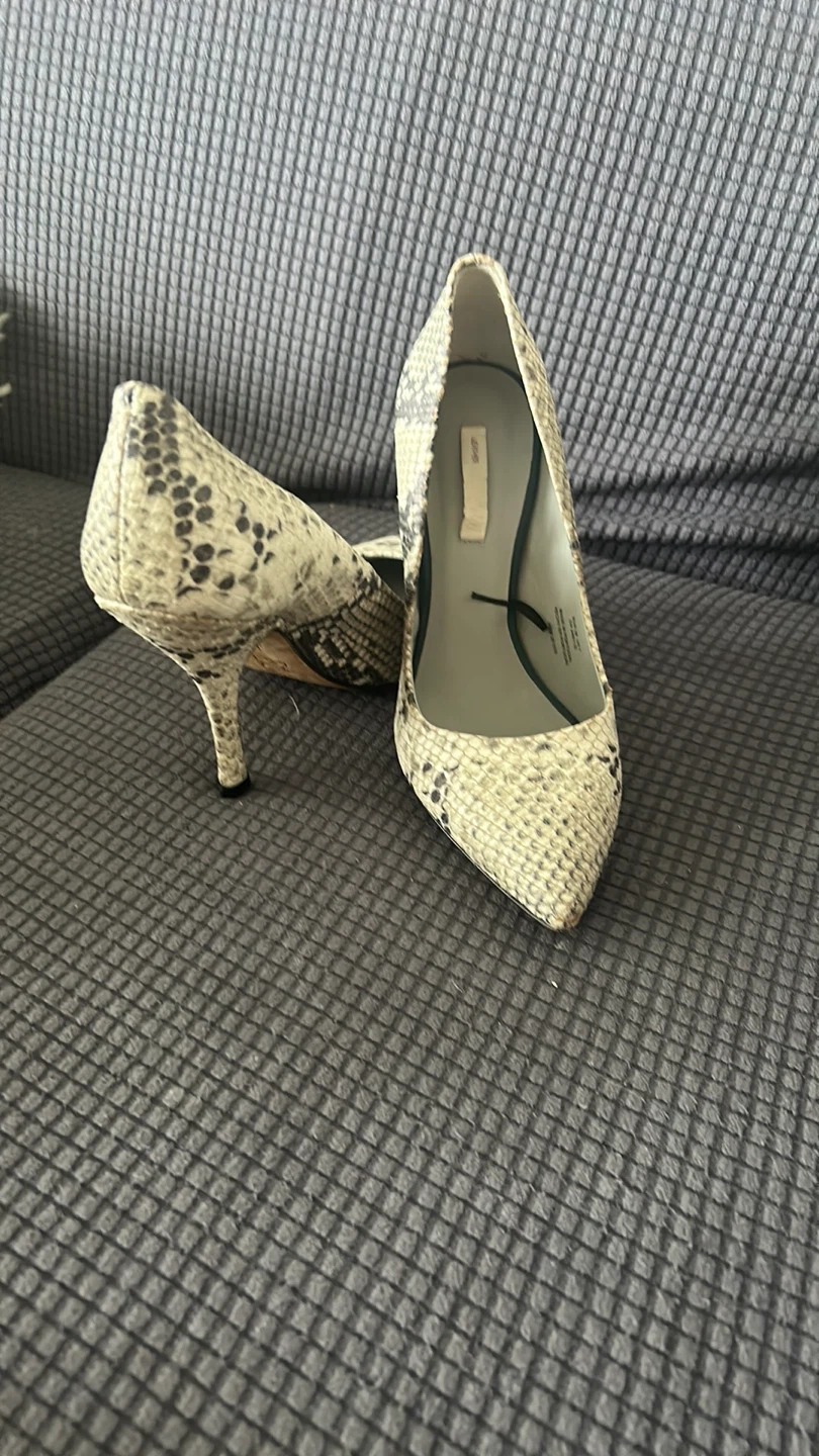 H&M Snakeskin Print Heels - Size 7