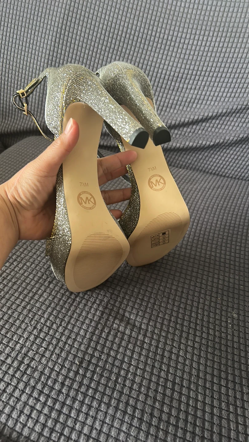 Michael Kors Gold Glitter Heels - Size 7.5M - photo 2