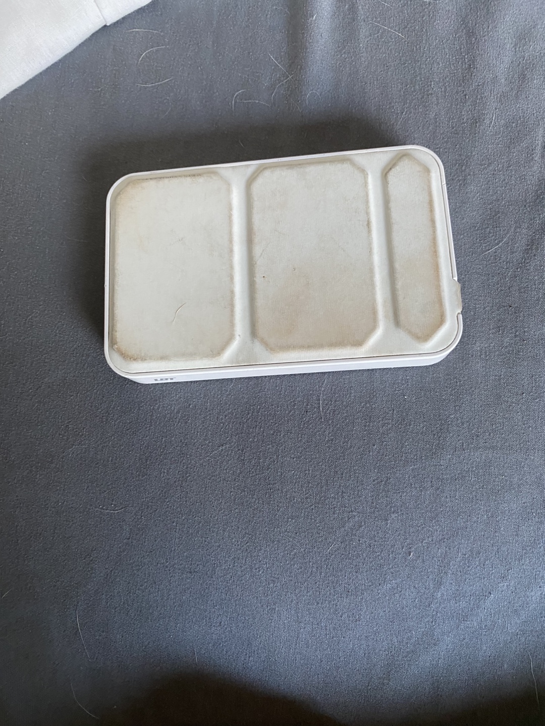 White Portable Wireless Charger 5000mAh - photo 3