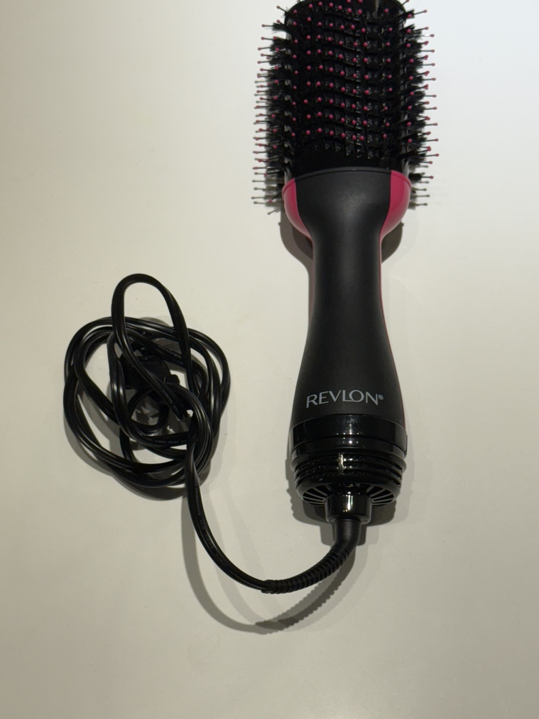 Revlon One-Step Hair Dryer & Volumizer Hot Air Brush - photo 2