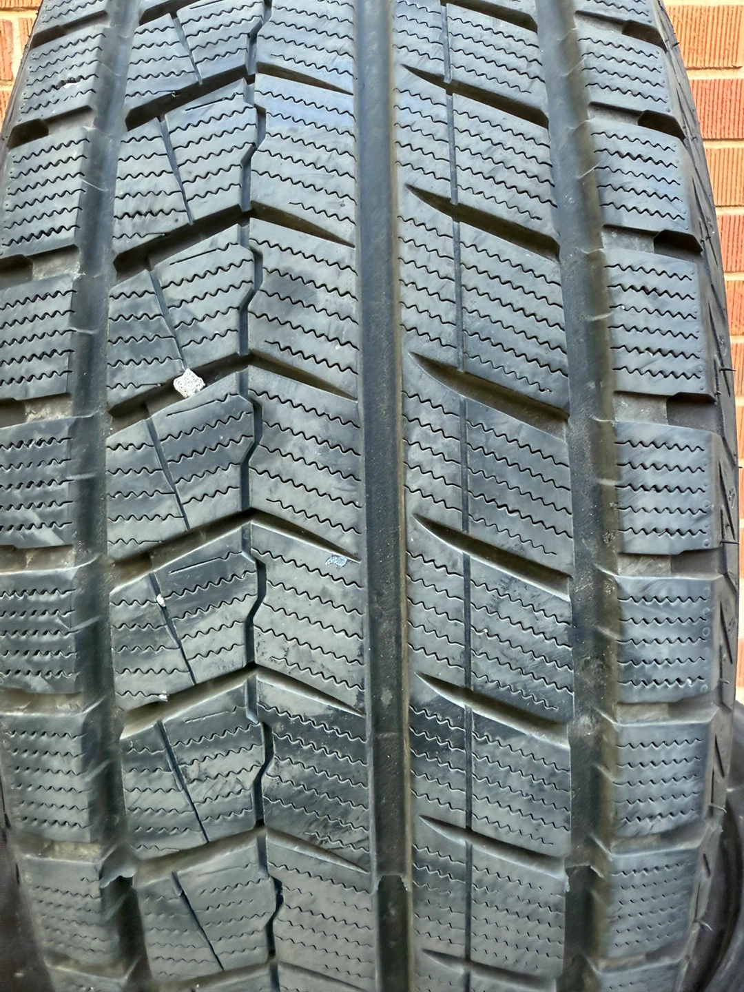 225/55R17 GRENLANDER GL868 WINTER TIRES - photo 3