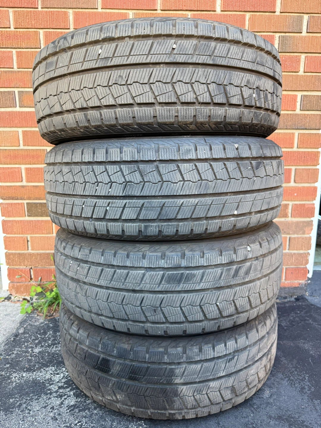 225/55R17 GRENLANDER GL868 WINTER TIRES - photo 2