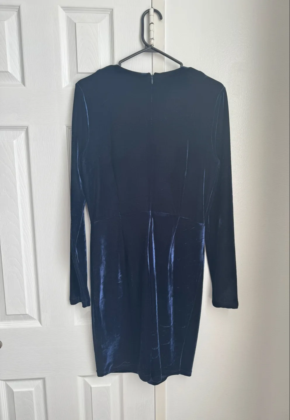 MINKPINK Navy Blue Velvet Dress image indicator(2)